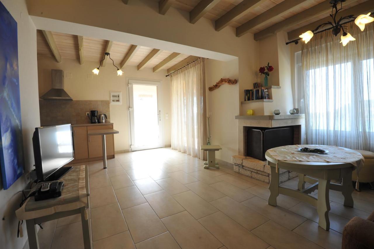 Villa Theodora View Apartments Zeys Агиос Георгиос Пагон Екстериор снимка