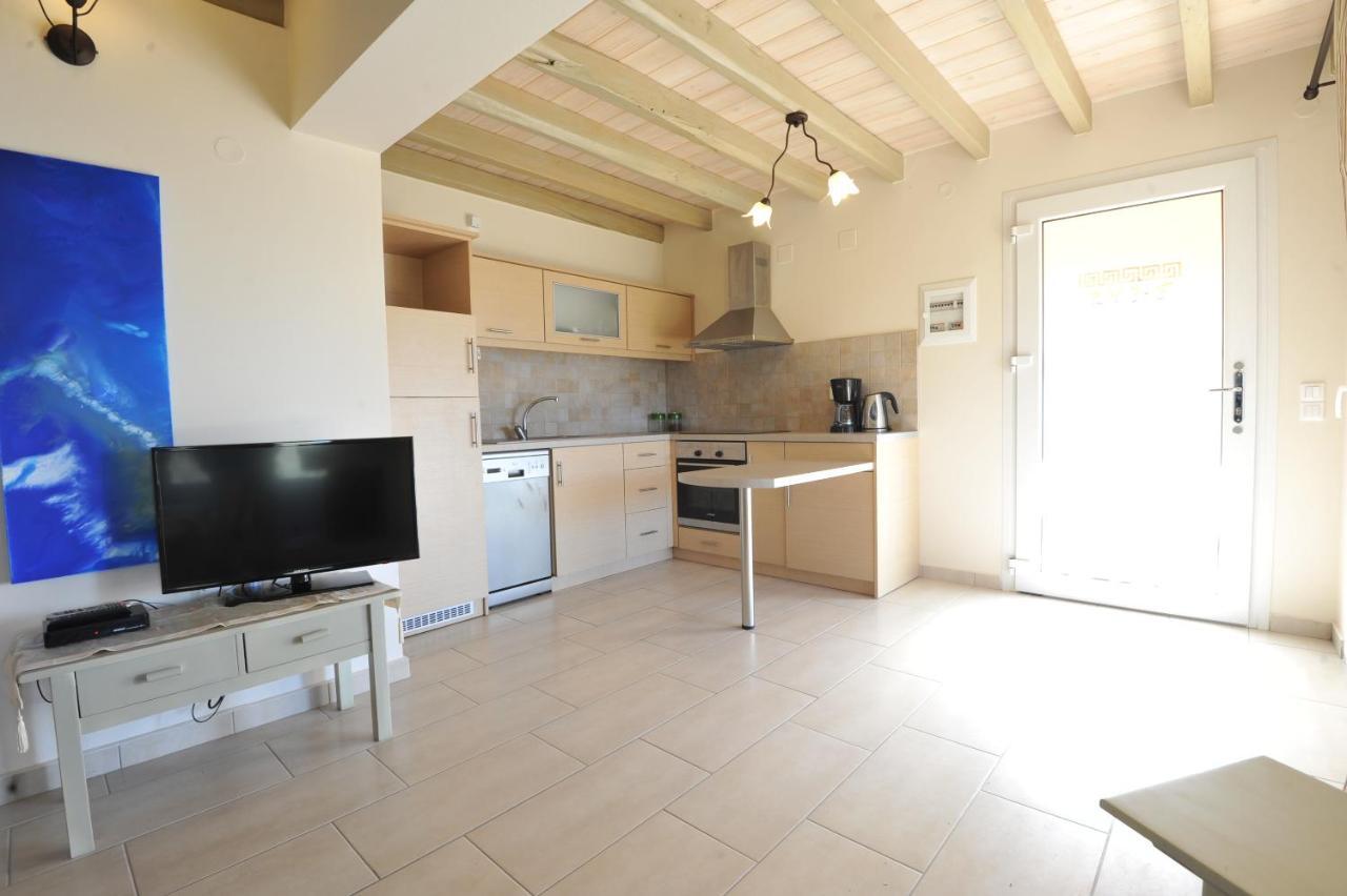 Villa Theodora View Apartments Zeys Агиос Георгиос Пагон Екстериор снимка